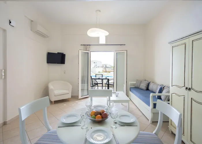 Iliada Villas Aparthotel 4*