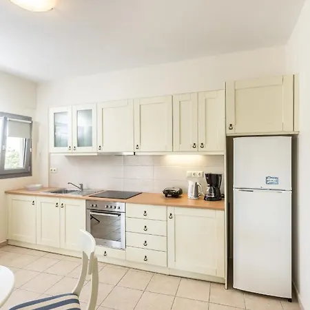 Iliada Villas Aparthotel 3*