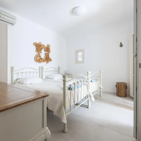 Iliada Villas Aparthotel 3*