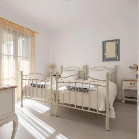 Iliada Villas 3* Agios Prokopios (Naxos)