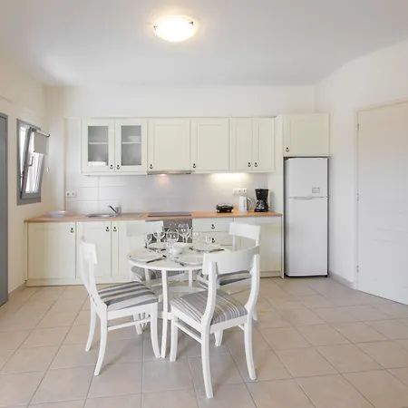 Iliada Villas Aparthotel 4*